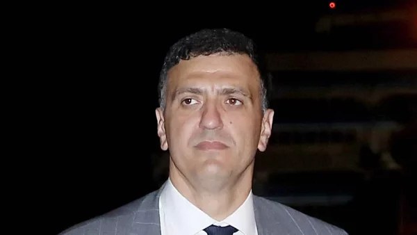 Πυροσβέστης έπαθε έφραγμα και νοσηλεύεται στο στο ΓΝΑ 251 - Τον επισκέφτηκε ο Βασίλης Κικίλιας