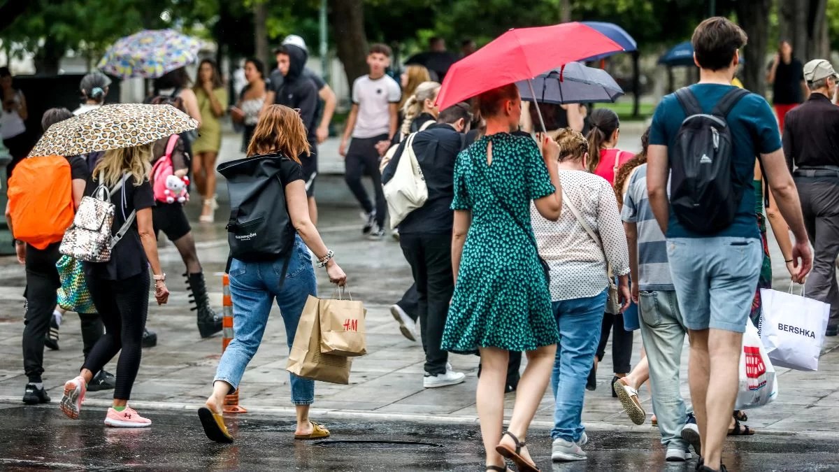 Καιρός σήμερα 27/7: Αλλαγή σκηνικού σε συγκεκριμένες περιοχές - Βροχές και ισχυροί άνεμοι