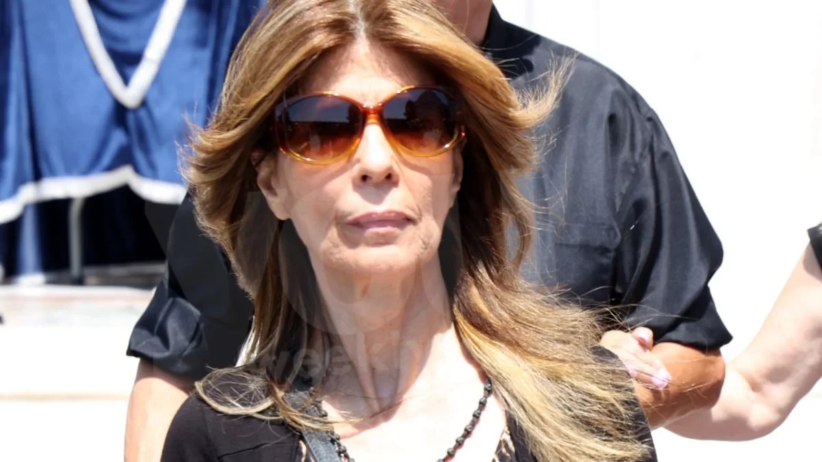 «Ο Θεός να τον αναπαύσει Παναγία μου...» - Βυθισμένη στη θλίψη η Κατερίνα Στανίση
