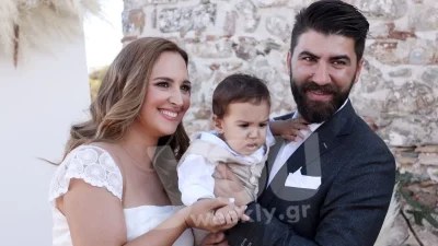 Ένα βήμα πριν εκραγεί η κοιλίτσα της - Η Κλέλια Πανταζή με μαγιό σε πολύ προχωρημένη εγκυμοσύνη