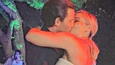 Γάμος Μελέτη & Μαροσούλη: Αδημοσίευτη φωτογραφία από τη στιγμή που περνάνε τα στέφανα - Η αντίδραση της νύφης