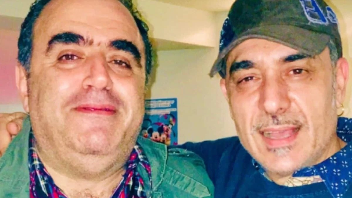 Νότης Σφακιανάκης: Απών από την κηδεία του συνεργάτη του - Τι έγραφε πάνω το στεφάνι που έστειλε