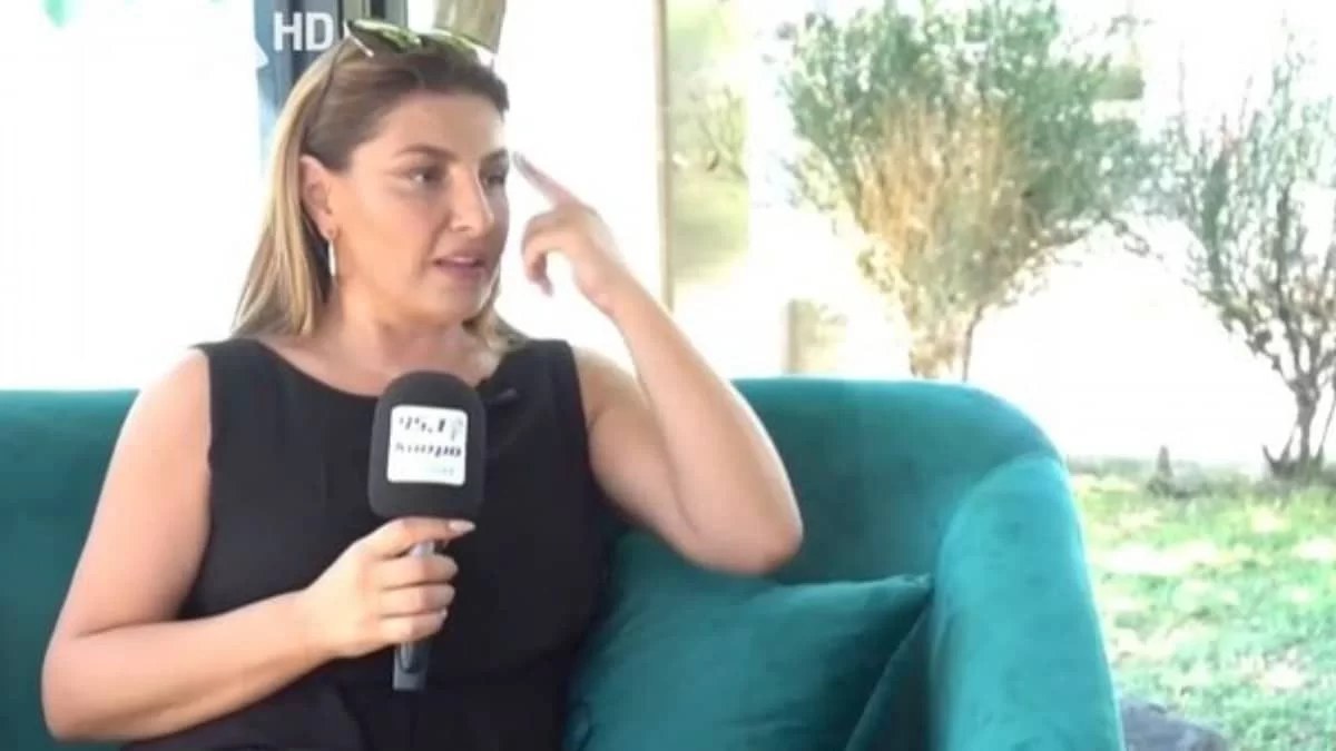 «Το έχω δηλώσει ότι έχω κάνει...» - Η αποκάλυψη της Παπαρίζου για τις πλαστικές επεμβάσεις στο πρόσωπό της
