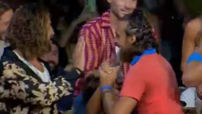 Survivor all star: Η αντίδραση του Μάριου Πρίαμου με το που είδε την Καρολίνα Καλύβα στον ημιτελικό (Βίντεο)