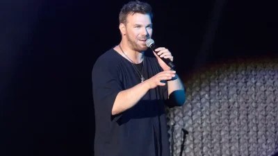 Ιωάννα Σαρρή: Τι φόρεσε στην συναυλία του Γιώργου Σαμπάνη στο Θέατρο Άλσος