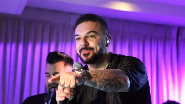 Τριαντάφυλλος: «Όλοι οι εθελοντές όλοι εσείς ήσαστε οι αληθινοί ήρωες» - Η ανάρτηση του για τον ξάδερφο του που παλεύει με τις πυρκαγιές
