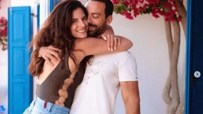 Σάκης Τανιμανίδης - Χριστίνα Μπόμπα: Το ταξίδι αστραπή στην Μύκονο για τα γενέθλια του κουμπάρου τους Μάνου Γαβρά