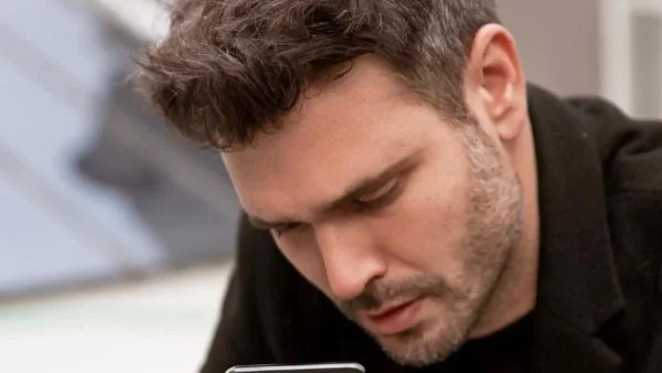 Προκάλεσε αναστάτωση με την ημίγυμνη φωτογραφία του ο Μιχάλης Λεβεντογιάννης - Χωρίς μπλούζα σε μοναδική θέα