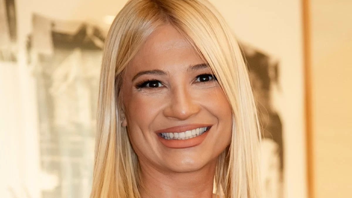 Η Φαίη Σκορδά με chic & elegant beauty look που όλες θέλουμε να αντιγράψουμε τώρα!