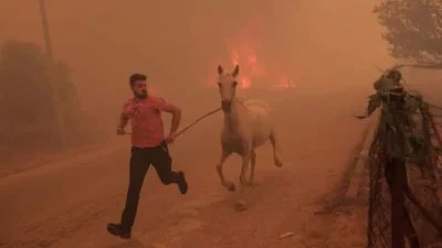 Αυτός είναι ο ήρωας της φωτιάς στη Φυλή: «Αν το παιδί μου δεν γνωρίσει τον πατέρα του;» - Τσακίζει κόκκαλα η σύζυγός του