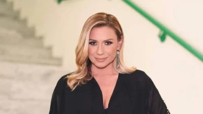 Χωρίς μακιγιάζ - Η φωτογραφία της Κατερίνας Καραβάτου με το αληθινό της πρόσωπο στην παραλία