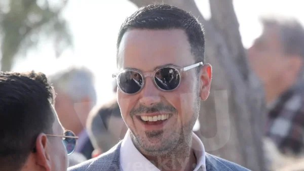 Πατέρας για τρίτη φορά ο Πέτρος Κουσουλός - Έγκυος η σύντροφός του