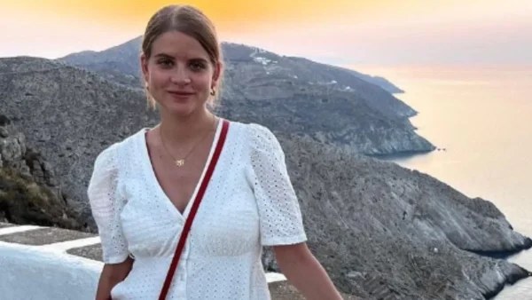 Φουσκώνει η κοιλίτσα της και δεν την κρύβει - Έτσι περνάει η Δανάη Μιχαλάκη τους πρώτους μήνες της εγκυμοσύνης της