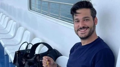 Εκτός Καλοκαίρι Yes ο Φοίβος Παπαδάκης - Η ερωτική απόδραση με την καλλονή ξανθιά σύντροφό του