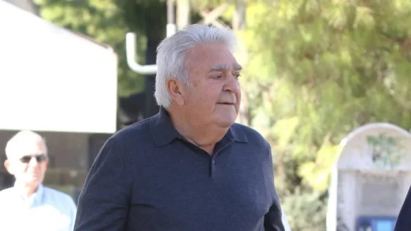 Ολόκληρο κτήμα με καταπράσινο κήπο, μποστάνι και ελιές - Η μονοκατοικία που μένει ο Πασχάλης Τερζής με τη γυναίκα του