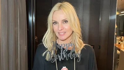 «Χωρίς φτιασιδώματα» - Ακομπλεξάριστη η Πέγκυ Ζήνα έδειξε το πρόσωπό της χωρίς μακιγιάζ