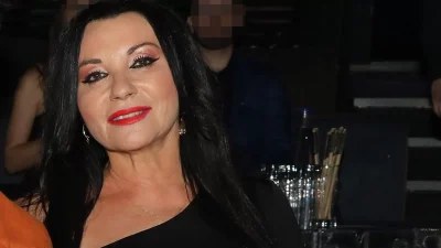 «Πλαστικοποιημένη πατσα@@ρα! Ηλίθιο ζώον» - Η αποστομωτική απάντηση της Πόπης Μαλλιωτάκη στο απαράδεκτο σχόλιο