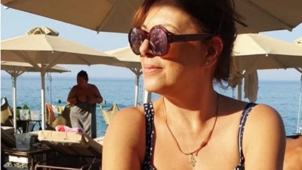 Με κοντό τζιν σορτσάκι και μπλε μαγιό - Το ταξίδι της Ράντου σε κρυμμένο παράδεισο της Αφρικής