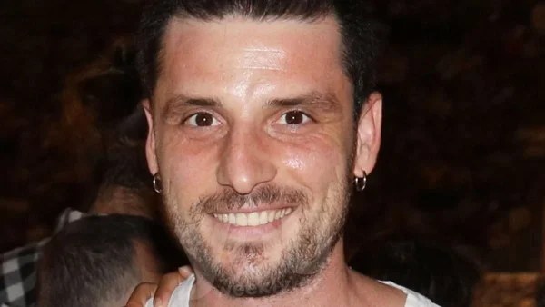 Σπύρος Χατζηαγγελάκης: Δημοσίευσε ολόγυμνη φωτογραφία του στο Instagram