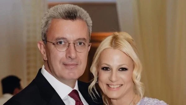 Είναι ίδιος ο πατέρας του στα νιάτα του - Ο γοητευτικός γιος του Νίκου Χατζηνικολάου και της Κρίστης Τσολακάκη