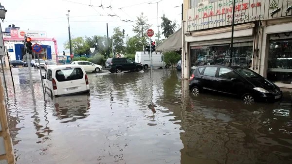 Συνεχίζονται και σήμερα 7/9 οι ισχυρές βροχές και οι καταιγίδες - Πότε θα εξασθενήσουν τα φαινόμενα;