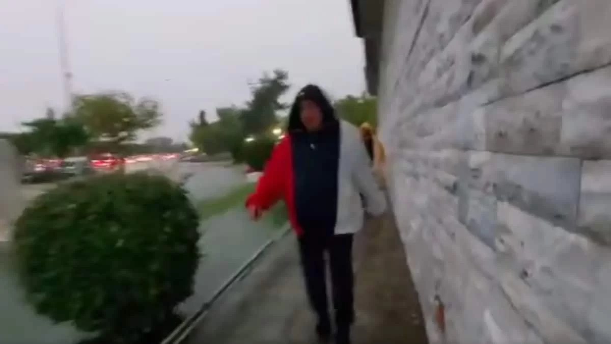 Κακοκαιρία Daniel: «Κάνω έκκληση στον κόσμο! Πού πάτε ρε άνθρωποι;» - Σε απόγνωση ο Δήμαρχος Βόλου, Αχιλλέας Μπέος, φώναζε στους δρόμους