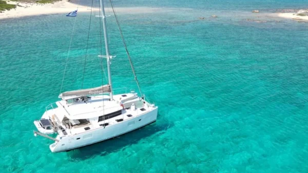 Γνωρίζοντας τη Νάξο μέσα από μία βόλτα με Catamaran…