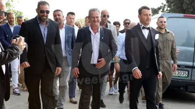Γάμος Αγγελόπουλος & Βαμβακούση: Κατέφθασαν οι πρώτοι λαμπεροί καλεσμένοι - Όλη η ελληνική showbiz στο μυστήριο