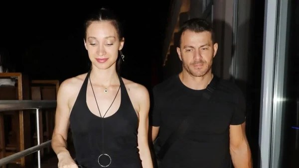 Γιώργος Αγγελόπουλος: Τα δυο "βαριά" ονόματα που δεν έχει καλέσει στο γάμο του με την Δήμητρα Βαμβακούση