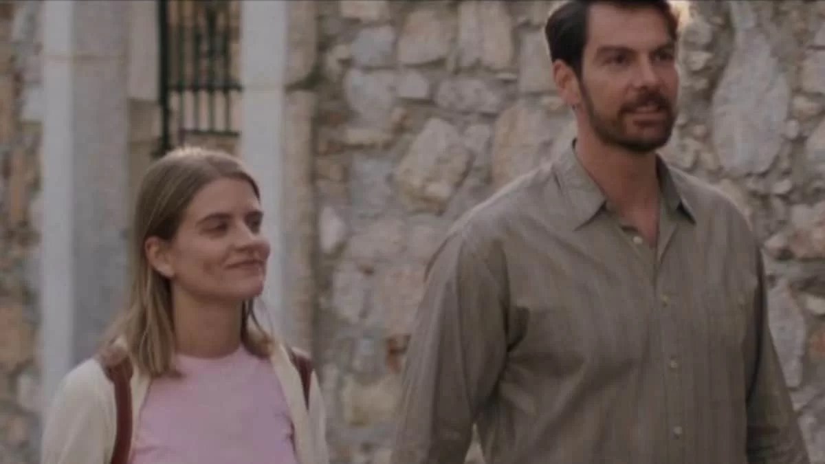 Η Παραλία: ''Σούσουρο'' με τη φωτογραφία της εγκυμονούσας Δανάης Μιχαλάκη από τα γυρίσματα της σειράς