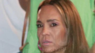 Μαυρισμένη με ανοιχτό ντεκολτέ - Η κοινή έξοδος της Νικολέττας Καρρά με το σύντροφό της, Διονύση Παναγιωτάκη