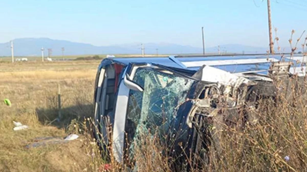 Τροχαίο στην Εθνική Οδό πριν του Ευζώνους: Λεωφορείο συγκρούστηκε με δύο αυτοκίνητα - Τρεις νεκροί