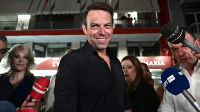 Στέφανος Κασσελάκης: Η ηλικία, η καταγωγή και η «γκέι ατζέντα» του «δελφίνου» του ΣΥΡΙΖΑ