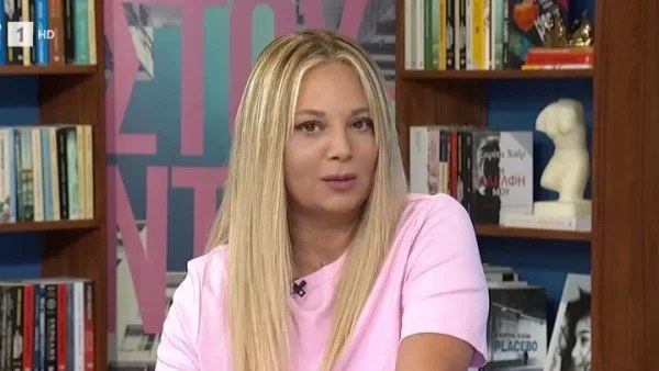Στούντιο 4: «Μας έχει κοπεί το γέλιο, είναι μία πάρα πολύ δύσκολη ημέρα» - Βαρύ το κλίμα για τη Νάνσυ Ζαμπέτογλου στην ΕΡΤ