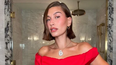 Tomato makeup: Τι είναι και γιατί έχει γίνει ήδη viral στα social media; Ποιές σταρ το έχουν ήδη δοκιμάσει;