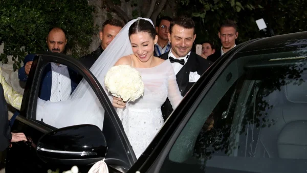Αγκάλιαζε την κοιλίτσα της μπροστά στο ηλιοβασίλεμα - Η τρυφερή ανάρτηση του Γιώργου Αγγελόπουλου για τη γιορτή της εγκυμονούσας Βαμβακούση