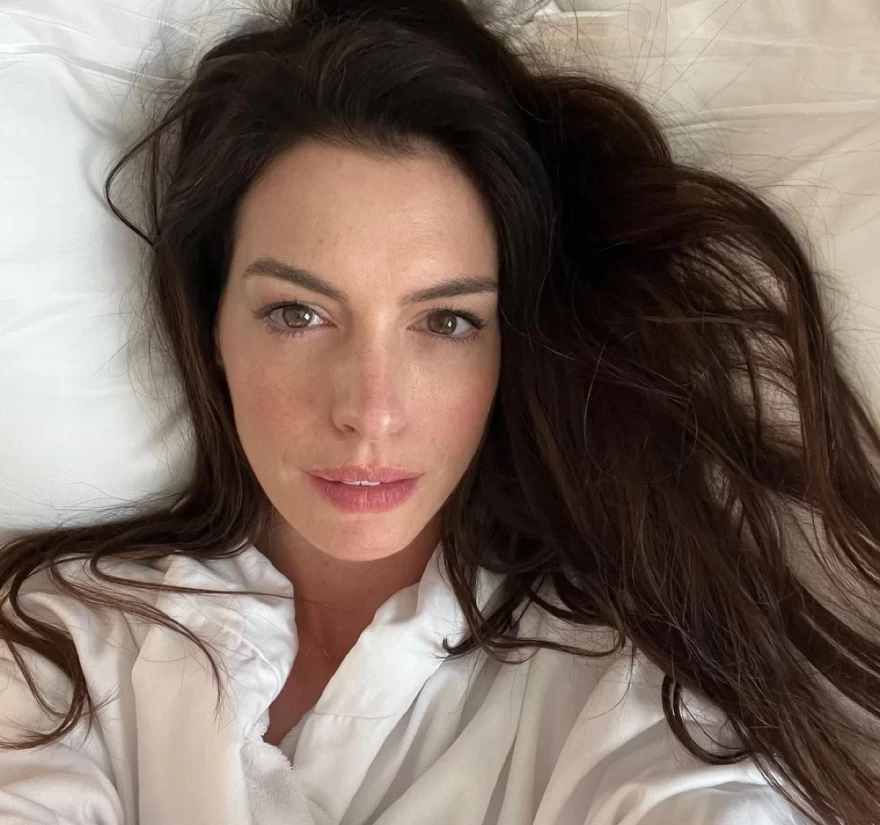 anne hathaway hair