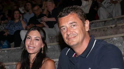 Στην αγκαλιά του με αθλητικό τοπάκι - Με ορειβατική εμφάνιση Ιωάννα Μπούκη & Αντώνης Σρόιτερ στον Όλυμπο