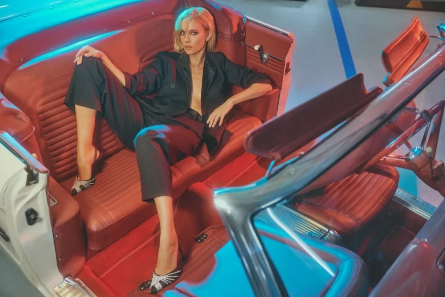 Η ατμοσφαιρική καμπάνια της Envie Shoes, με πρωταγωνίστρια τη Δούκισσα Νομικού