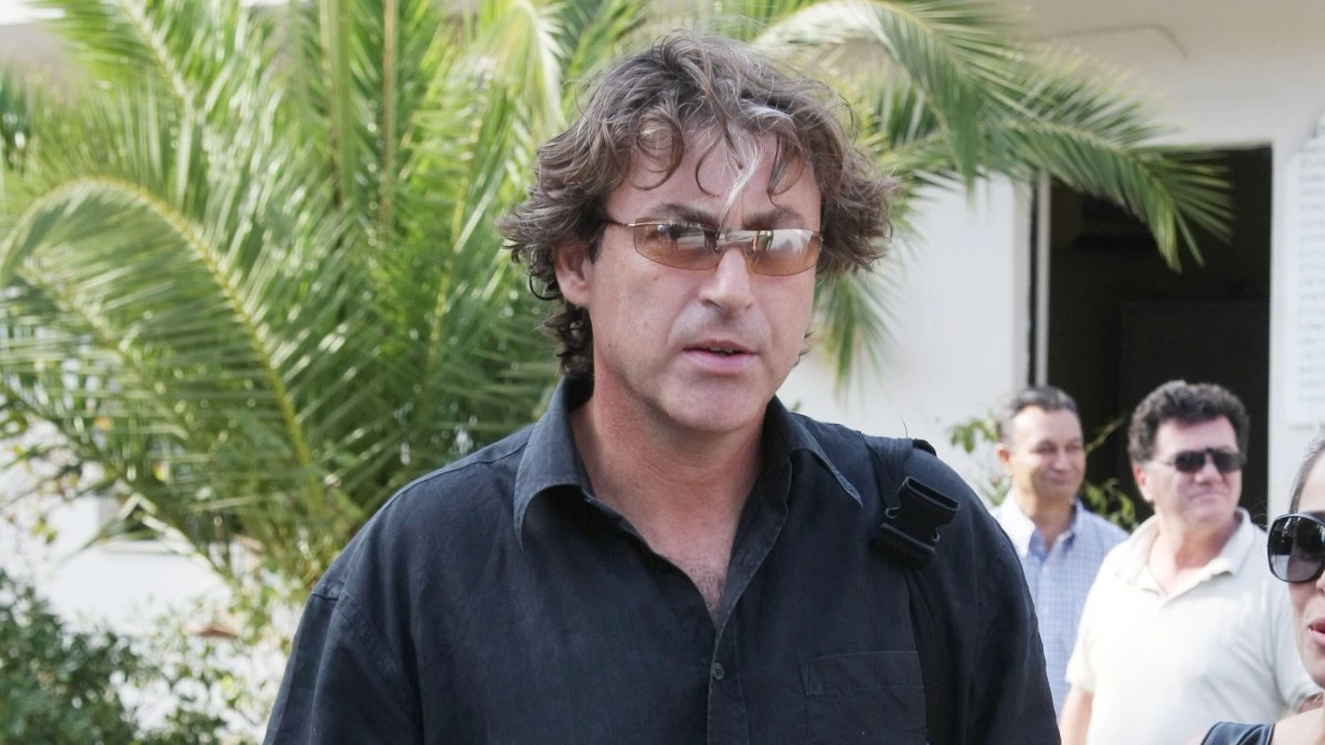 Κανονικός πύργος με χρυσά κρεβάτια και καθρέφτες - Η εμβληματική ξενοδοχειακή μονάδα του Αίαντα Μανθόπουλου στη Ρουμανία