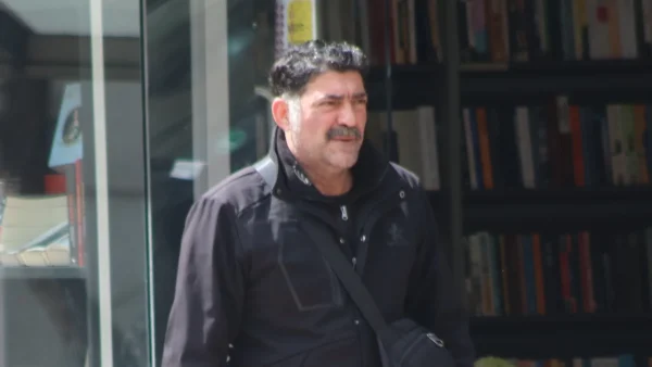 Παντρεύτηκε στη Μύκονο η πρώην σύζυγος του Μιχάλη Ιατρόπουλου, Μαρία Εγγλέζου - Με δαντελένιο γοργονέ νυφικό και κόκκινο κραγιόν δίπλα στον γαμπρό