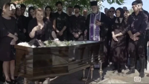 Σασμός: «Χάθηκε το αγγελούδι μου, χάθηκε το φεγγάρι!» - Το σπαρακτικό μοιρολόι της Καλλιόπης στην κηδεία του Νικηφόρου