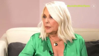 «Έχω φάει τόσο ξύλο!  Έκλαιγα στα καμαρίνια, υπέφερα» - Η σπάνια εξομολόγηση της Ρούλας Κορομηλά για το bullying που έχει βιώσει στην καριέρα της