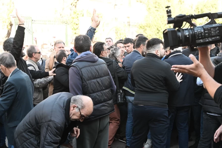 Ανδρουλάκης Πολυτεχνείο επεισόδια