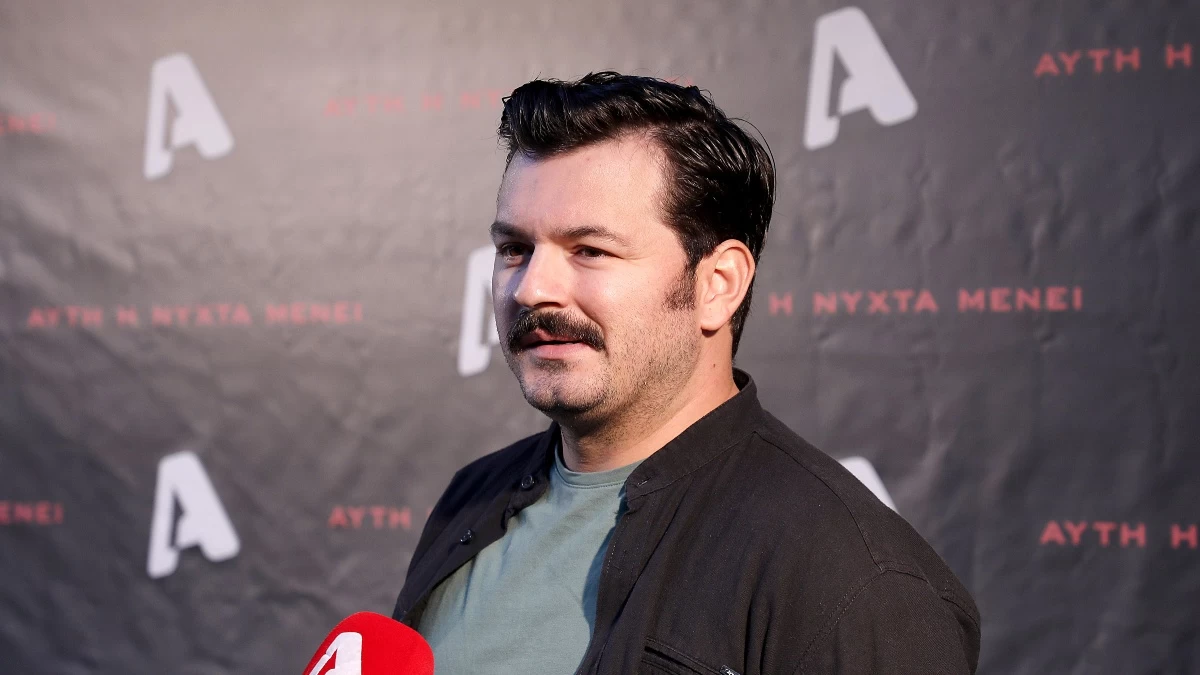 «Ποιος θα παντρευτεί έναν φτωχομπινέ ηθοποιό;» - Η εξομολόγηση του Ιωάννη Απέργη για τη γνωριμία του με τη σύζυγό του