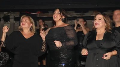 Τις κοιτούσαν όλοι στα μπουζούκια: Με διαφάνειες στην κοιλιά η Μπάρκα - Τα "έσπασε" μέχρι το πρωί με την Σταυροπούλου & την Καβογιάννη