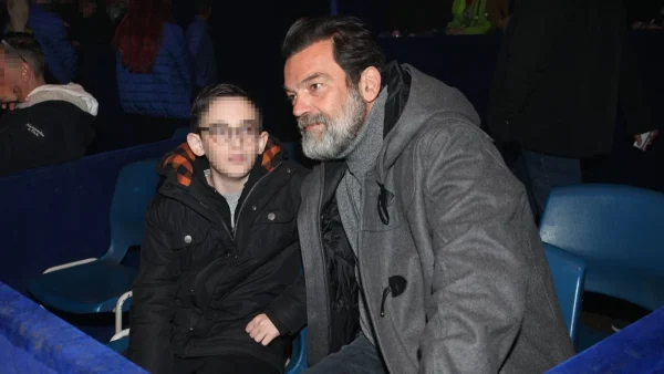 Ξανά μαζί για χατίρι του γιου τους - Η βραδινή έξοδος του Κωνσταντίνου Καζάκου με την τελευταία του σύζυγο, Ιωάννα Μαρτζούκου