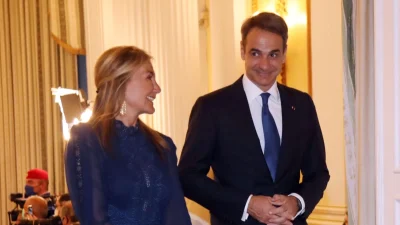 Μόνο ο Πρωθυπουργός δήλωσε το 2021 εισοδήματα άνω των 1,5 εκατομμυρίων - Τα ακίνητα και τα χρήματα που έχουν σε τράπεζες Μητσοτάκης & Μαρέβα