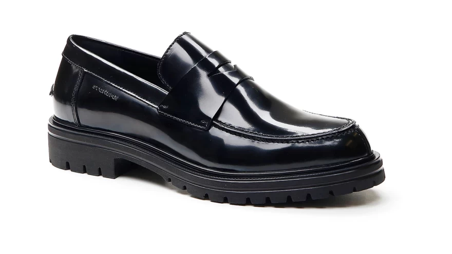 loafers black