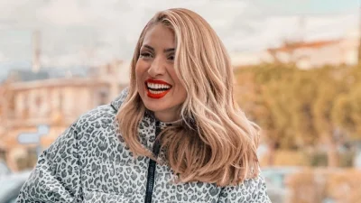 H Μαρία Ηλιάκη μάς δίνει inspo πώς θα φορέσουμε τις φούστες του χειμώνα